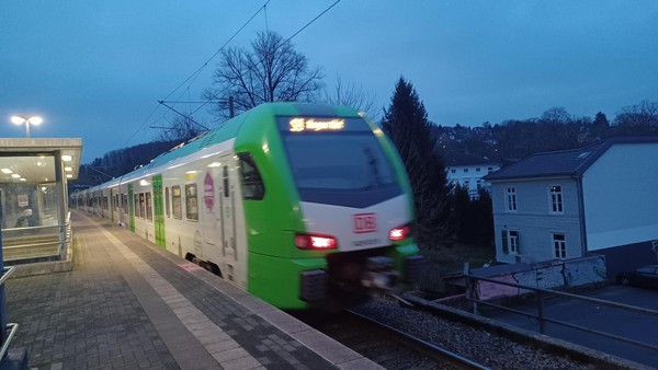 Erholsam, mit Mut zum Risiko: Mit Bus und Bahn von Dortmund nach Velbert pendeln
