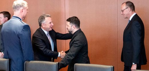 Russland-Ukraine-Krieg: Selenskyj trifft sich im Kanzleramt mit Witkoff und Kushner