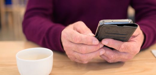 Ingolstadt: Senior legt Telefonbetrüger rein – schon wieder