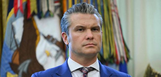 USA, Donald Trump und Pete Hegseth: Pentagon will Europa-Kommando der US-Streitkräfte offenbar herabstufen