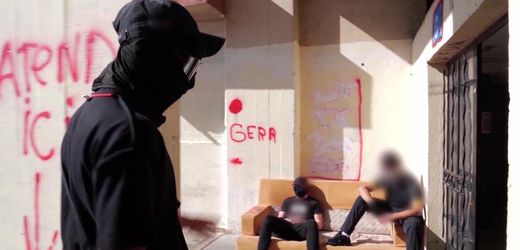 Drogengewalt in den Sozialbauviertel von Marseille: „»Ich wurde noch nie geschnappt. Wir sind jung, schnell und taff« – SPIEGEL TV