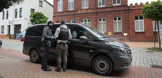 »Letzte Verteidigungswelle«: Generalbundesanwalt klagt mutmaßliche Rechtsterroristen an