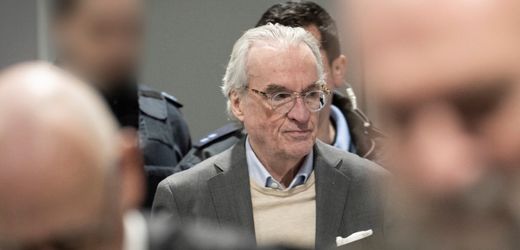 »Reichsbürger«-Prozess: Heinrich XIII. Prinz Reuß spricht vor Gericht von »unverzeihlichem Fehler«