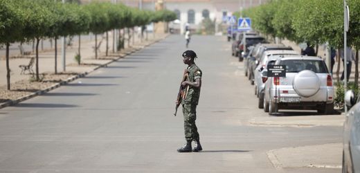 Afrika: Warum es aktuell so viele Militärputsche gibt und der Fall Guinea-Bissau ungewöhnlich ist