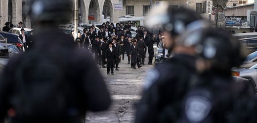 Israel: Hunderte Ultraorthodoxe greifen Polizisten in Jerusalem an