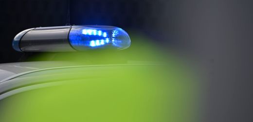 Unterhaching: Mann randaliert tagelang in Wohnung, wirft Wurfsterne auf Polizei