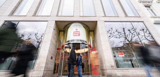 Bonn: Mitarbeiter der Sparkasse verdächtigt, Gold gestohlen zu haben