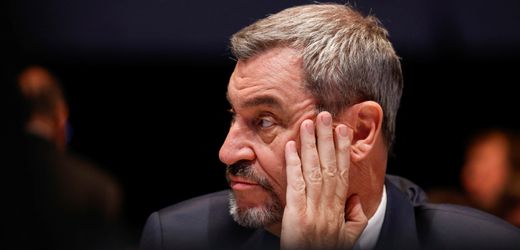 Markus Söder: CSU-Dämpfer bei der Wiederwahl zum CSU-Parteivorsitzenden: Über 100 Delegierte stimmen gegen Söder