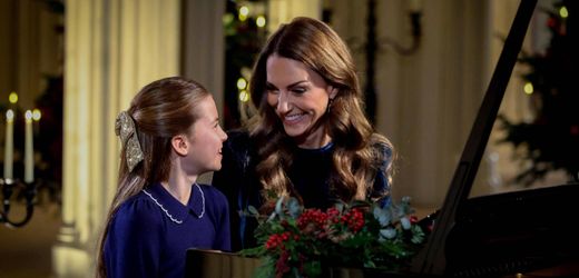 Kate Middleton und Prinzessin Charlotte spielen zusammen Weihnachtsduett