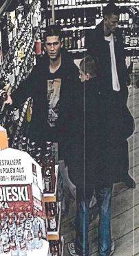 Wer kennt die Täter?: Ladendiebstahl in Geldern – Trio klaut mehrere Spirituosen