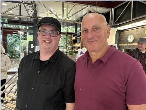 Inklusion in Krefeld: Junger Mann mit Behinderung beginnt Ausbildung – „Es fühlt sich großartig an“