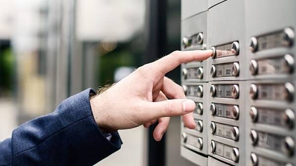 Falsche Handwerkerinnen: Falsche Handwerkerinnen bestehlen 92-Jährige in Mönchengladbach