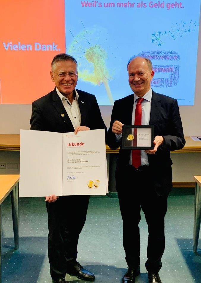 Auszeichnung für ehemaligen Landrat im Rhein-Kreis Neuss: Rheinischer Sparkassen- und Giroverband ehrt Hans-Jürgen Petrauschke