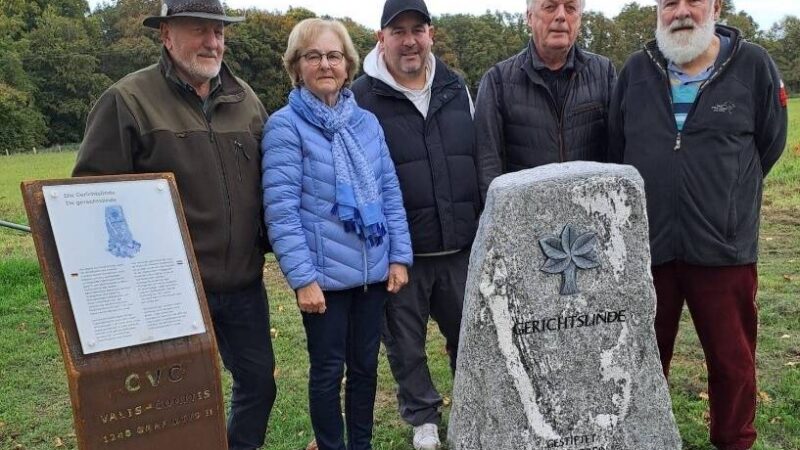 Heimatverein Asperden: Zur Gerichtslinde von Asperden gibt es jetzt eine Gedenkstele