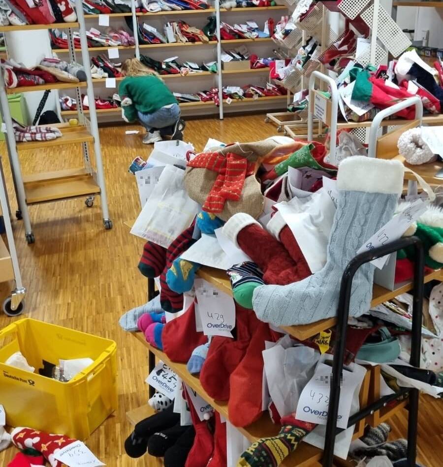 Aktion in Dormagen: 490 gefüllte Strümpfe warteten auf die Kinder