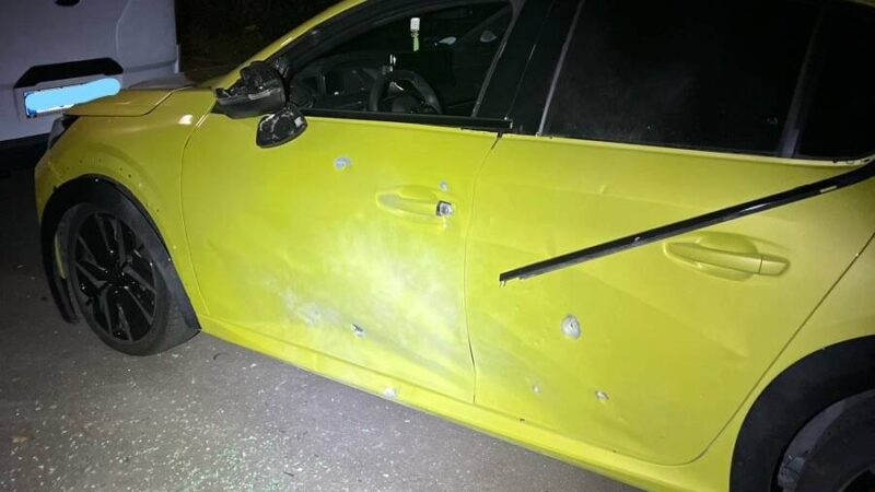 Ermittlungen in Neuss: Heftige Explosion! Auto und Haus durch illegalen Böller beschädigt?