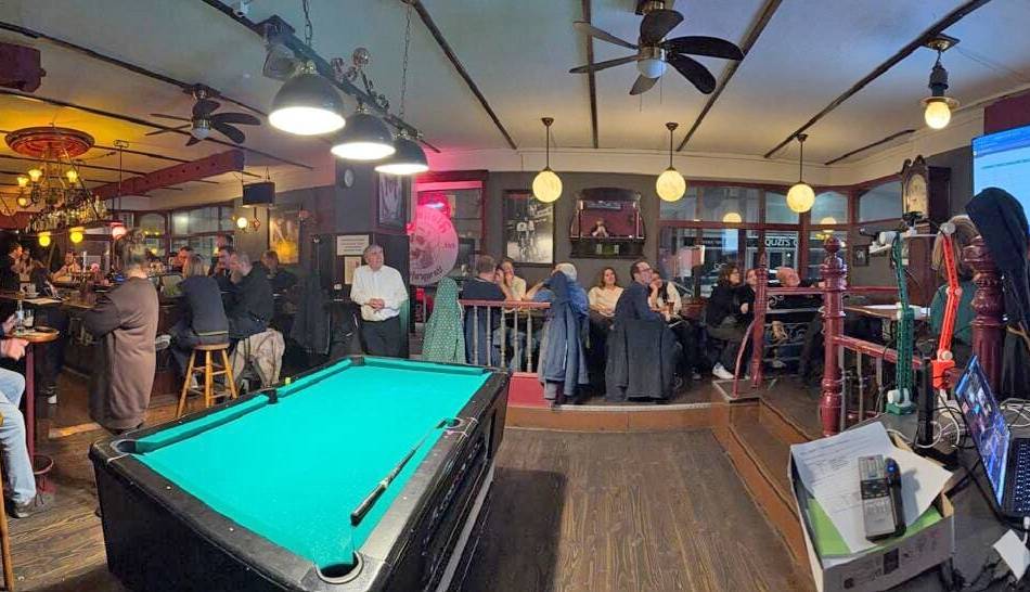 In Langenfeld und Ennis: Erstes zeitgleich übertragenes Kneipenquiz der Partnerstädte