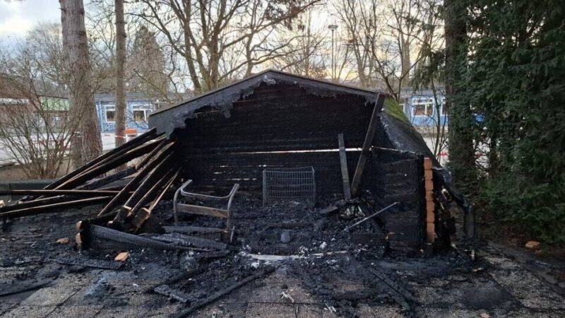 Brand an Gymnasium in Kempen: Spielgeräte für große Pause gehen in Flammen auf