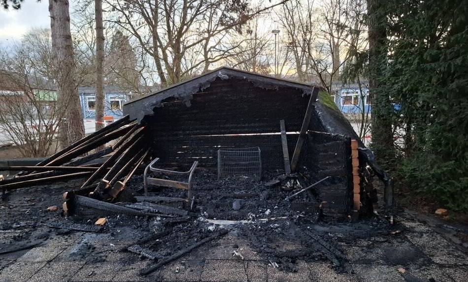 Brand an Gymnasium in Kempen: Spielgeräte für große Pause gehen in Flammen auf