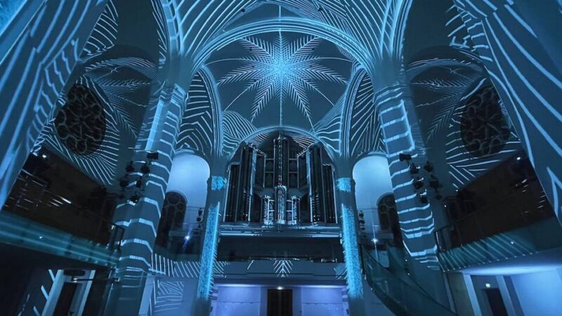 Lichtshow „Enlightenment“ in Düsseldorf: So wird die neue Lichtshow in der Johanneskirche