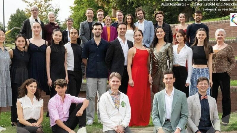 Kalender 2026 aus dem Theater Krefeld: Echte Sammlerstücke aus dem Theaterleben