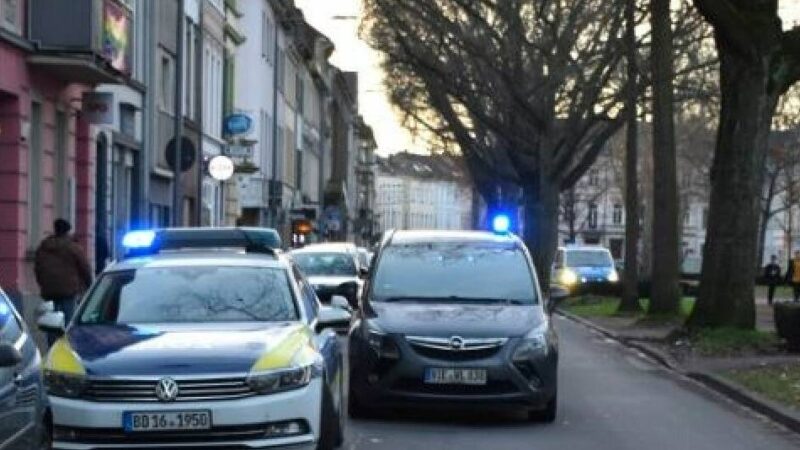 Barbershops und Shishabars: Vier Festnahmen bei Zollkontrollen in der Krefelder Innenstadt