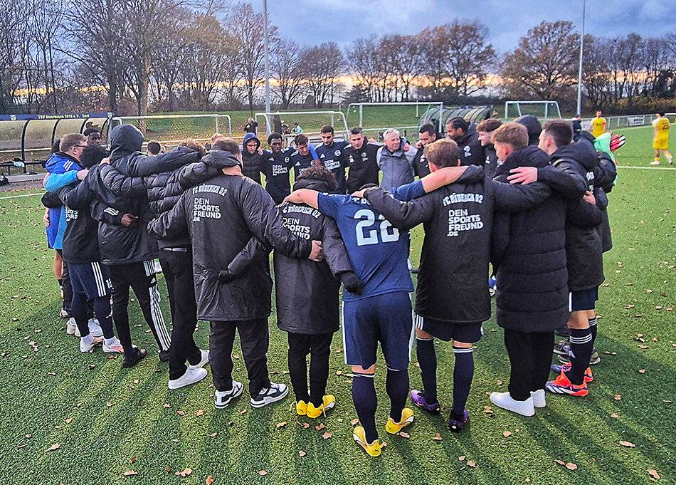 Sport aus Meerbusch: Nkowa führt FCB mit Dreierpack zum Derby-Sieg