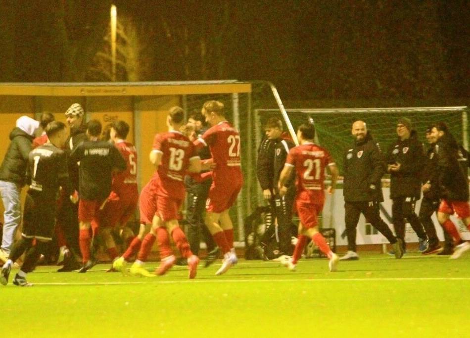 17. Bezirksliga-Spieltag: Kempen gelingt tief in der Nachspielzeit die Überraschung – der CSV hat einen Lauf