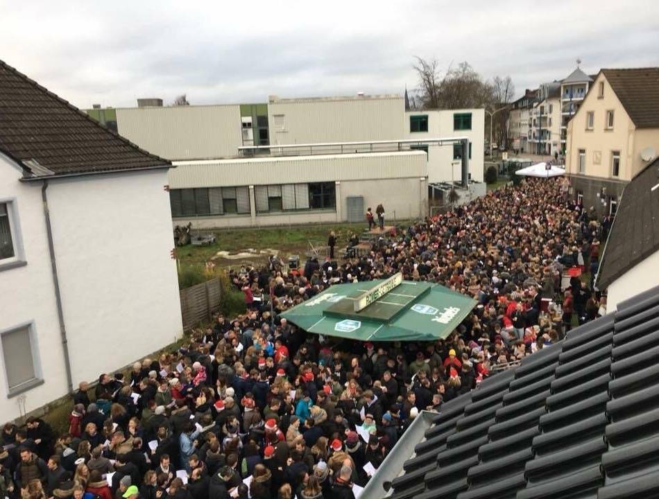 Aktion in Hilden: Mit 2000 Gästen singen im Black Pub