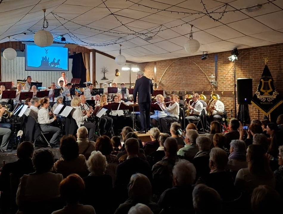 Musikverein begeistert an zwei Abenden: Jahreskonzert nimmt Publikum mit auf eine Reise um die Welt