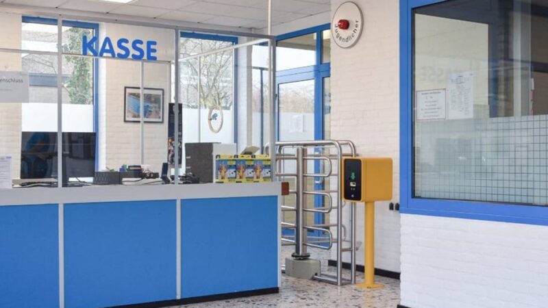 Schwimmbad in Rheinberg: Solvay-Hallenbad wegen technischer Störung vorerst geschlossen