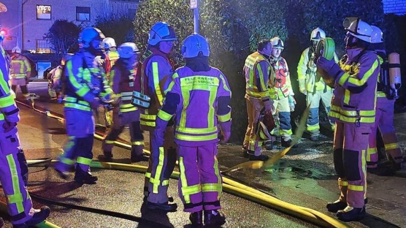 40 Retter in Kapellen im Einsatz: Feuer in Garage unterbricht Weihnachtsfest