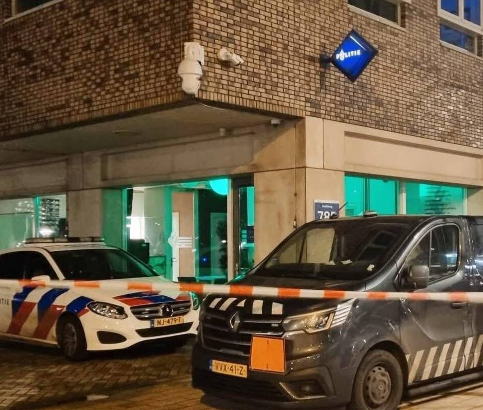 Kurioser Fund in Amsterdam: Hunderte Kilo illegales Feuerwerk unter Polizeiwache entdeckt