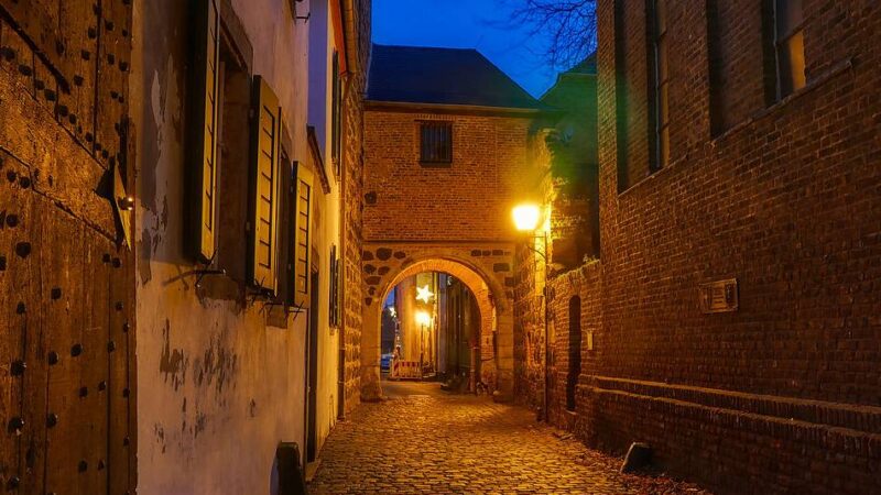 Lokalhistorie in Dormagen: Jahresausklang mit den Zonser Nachtwächtern