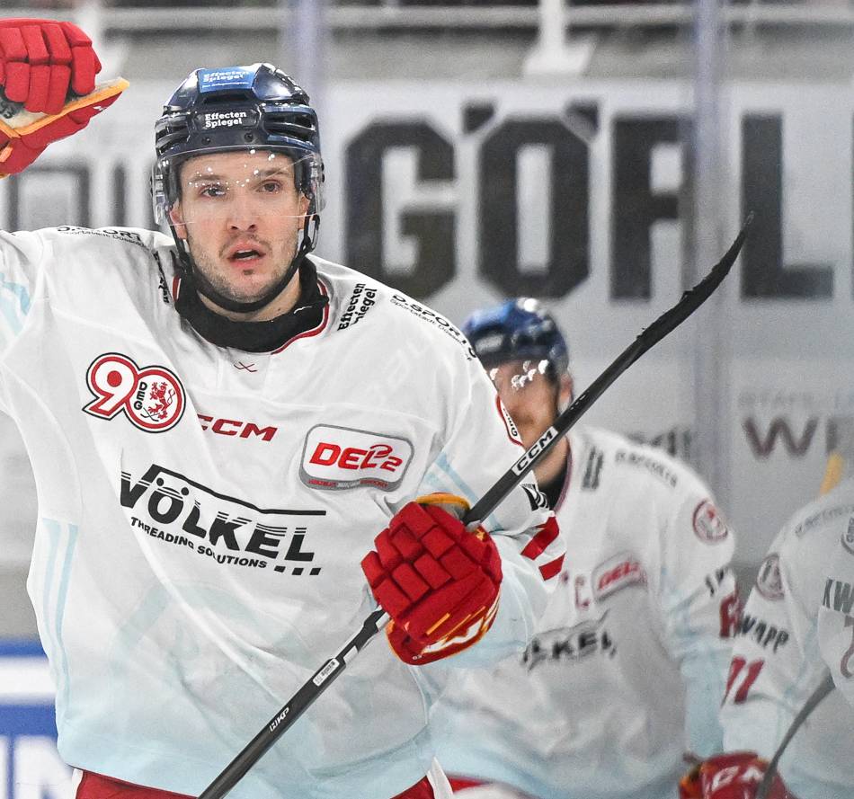 Der erste Schritt zur Versöhnung: DEG siegt mit 5:4 in Weißwasser – das Ende der Pleiten-Serie im Video