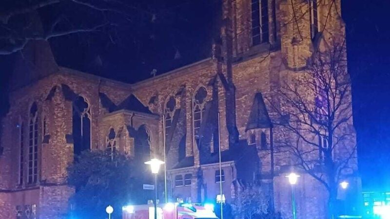 Friedenskirche in Krefeld: Tragischer Todesfall überschattet Kathy-Kelly-Konzert