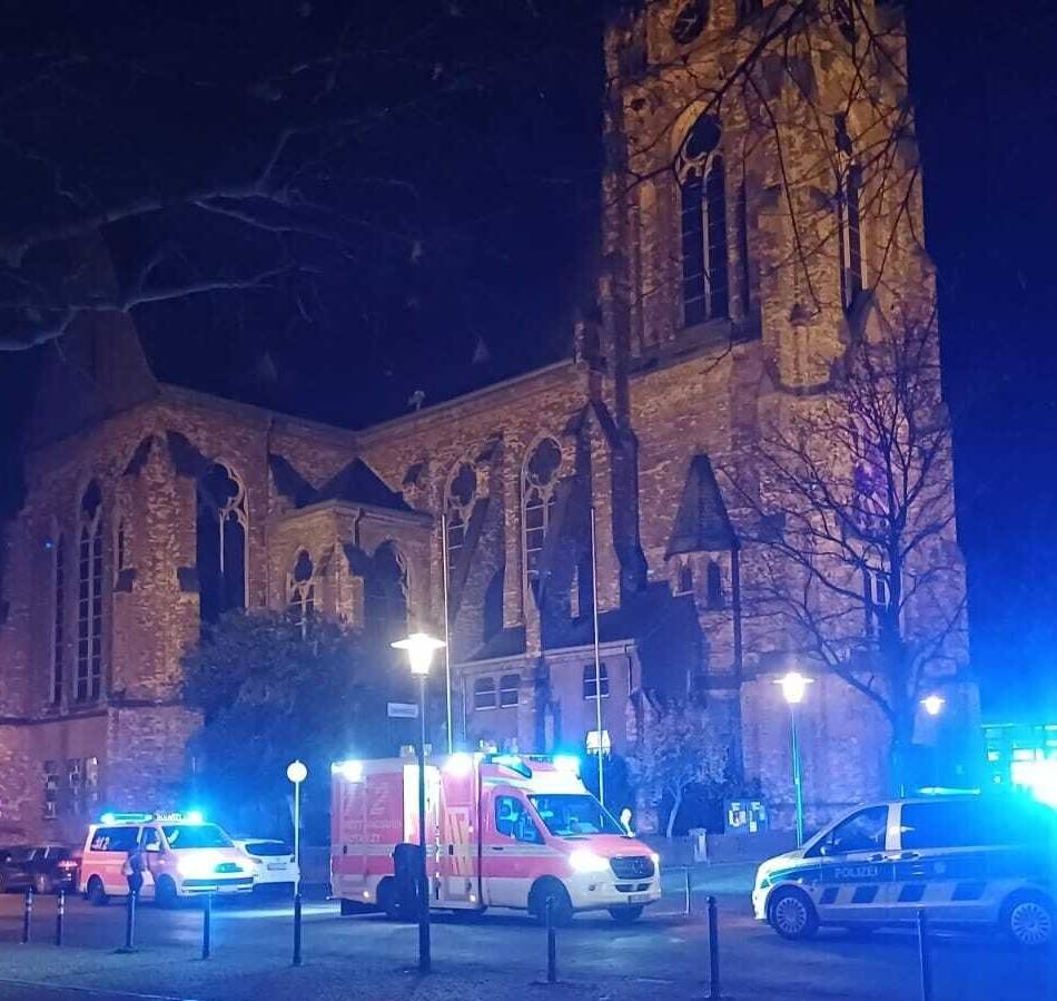 Friedenskirche in Krefeld: Tragischer Todesfall überschattet Kathy-Kelly-Konzert