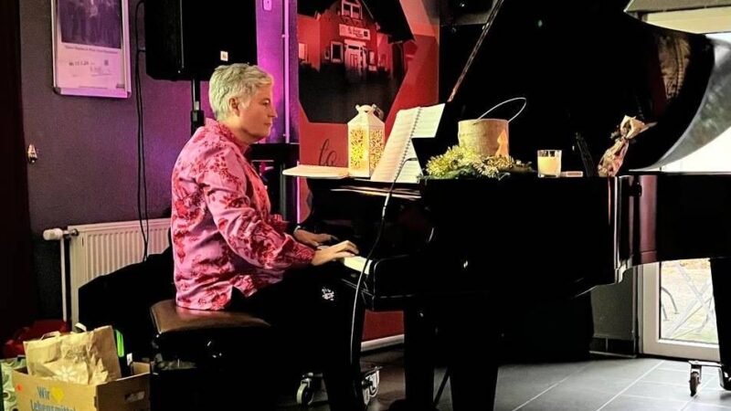 Am 20. Dezember in Rheinberg-Alpsray: Barbara Kraus singt Weihnachtslieder im To Hoop