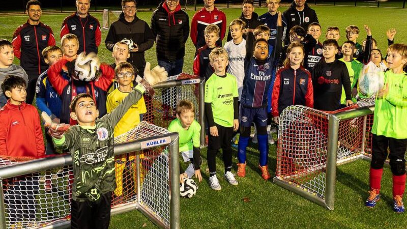 Spende des Stadtsportverbands Rheinberg: Sechs neue Minitore für die Jugend des TuS Borth