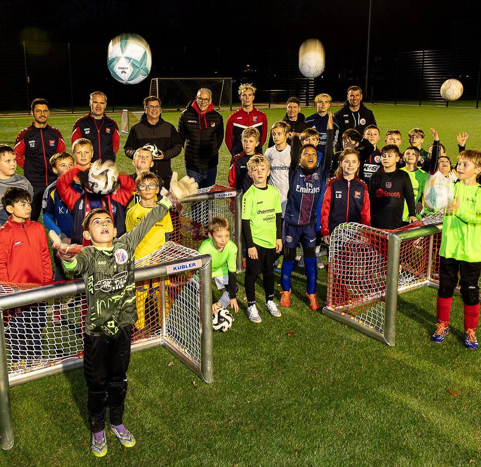 Spende des Stadtsportverbands Rheinberg: Sechs neue Minitore für die Jugend des TuS Borth
