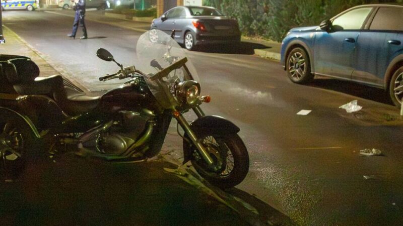 Kaiserstraße in Krefeld: Trike-Fahrer (77) bei Unfall schwer verletzt