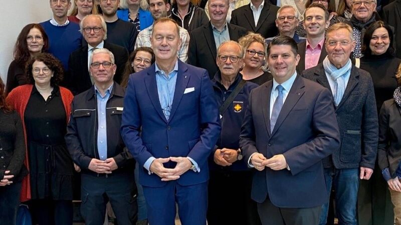 Sparkasse Krefeld spendet 250.000 Euro: Förder-Füllhorn für gemeinnützige Arbeit