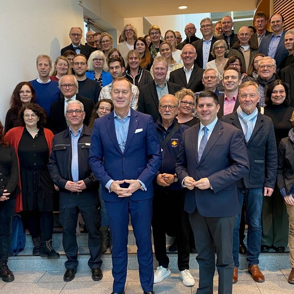 Sparkasse Krefeld spendet 250.000 Euro: Förder-Füllhorn für gemeinnützige Arbeit