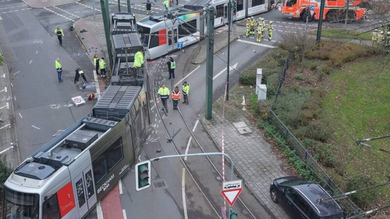 Rheinbahn-Unfall in Düsseldorf-Holthausen: Die lange Suche nach der Unfallursache