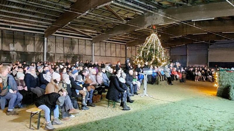 Aktion in Hückeswagen-Steffenshagen: Weihnachtlicher Gottesdienst mit Gesang und Tieren