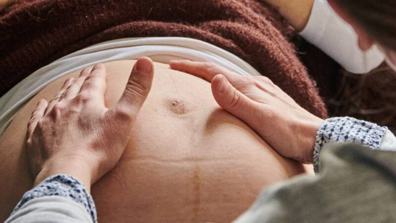 „Das ist eine Frechheit“: Neuer Vertrag schafft hohe Hürden – Hebammen im Kreis Kleve fürchten um Existenz