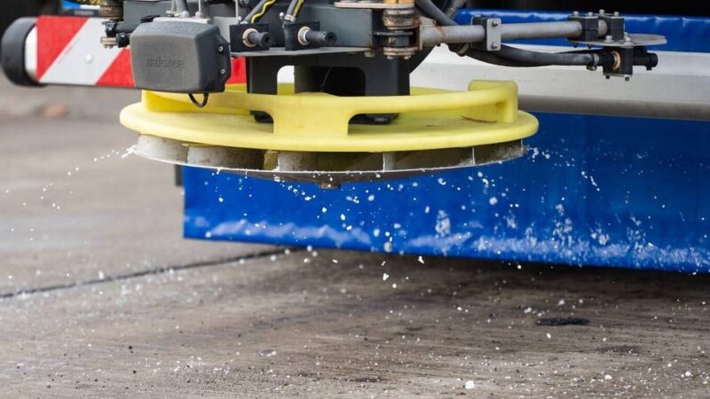 Reinigung wird teurer: Höhere Kosten für Straßen- und Winterwartung in Jüchen