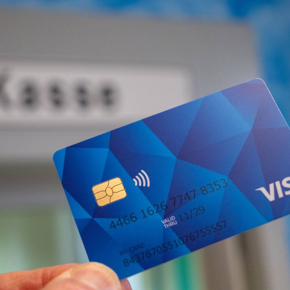 Ausnahme im Rhein-Kreis: Neuss führt Bezahlkarte für Geflüchtete ein