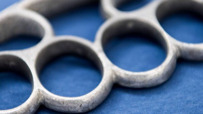 22-jähriger Mettmanner als Angeklagter vor dem Düsseldorfer Landgericht: „Was für ein schöner Schlagring“