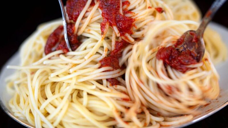 Lieb gewonnene Veranstaltung in Grevenbroich: Das Spaghettiessen kehrt ins Pfarrheim zurück